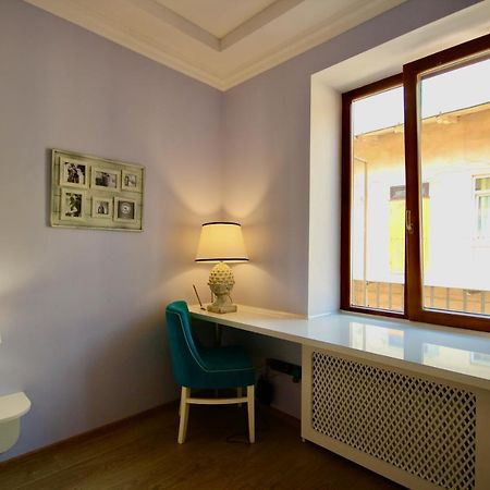 Romantic Lux Vivaldi Suite Svobode Avenue 39 Lviv Exterior photo